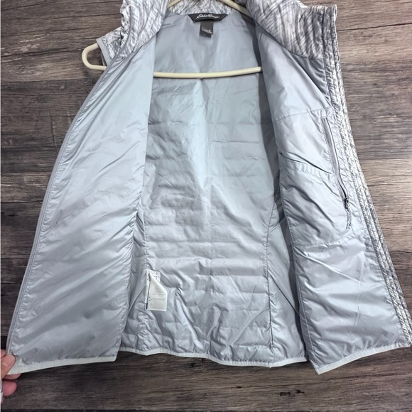 Eddie Bauer Women's Light Gray Quilted Vest - Picture 8 of 10